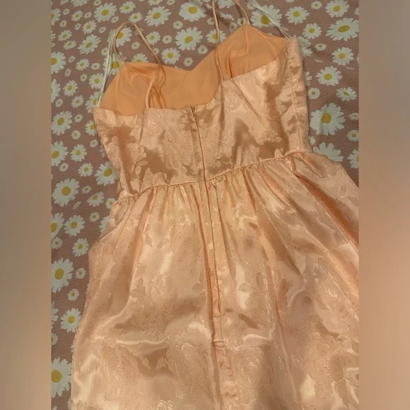 True Vintage Peach Floral Satin Dress - Picture 11 of 17